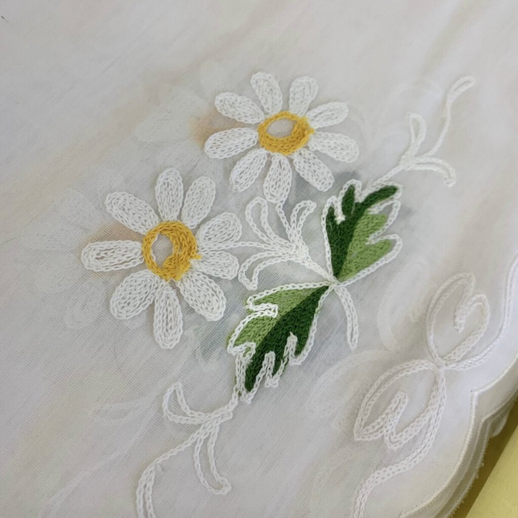Vintage Placemats and Napkins with Cloth Cases Sets of Napkins and Placemats /cb