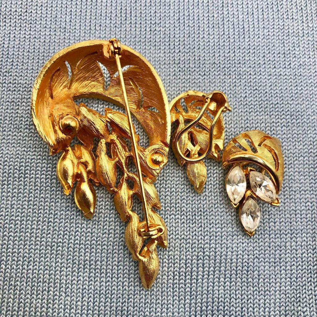 Vintage 8pc Lot of Clip Earrings & Brooch /b