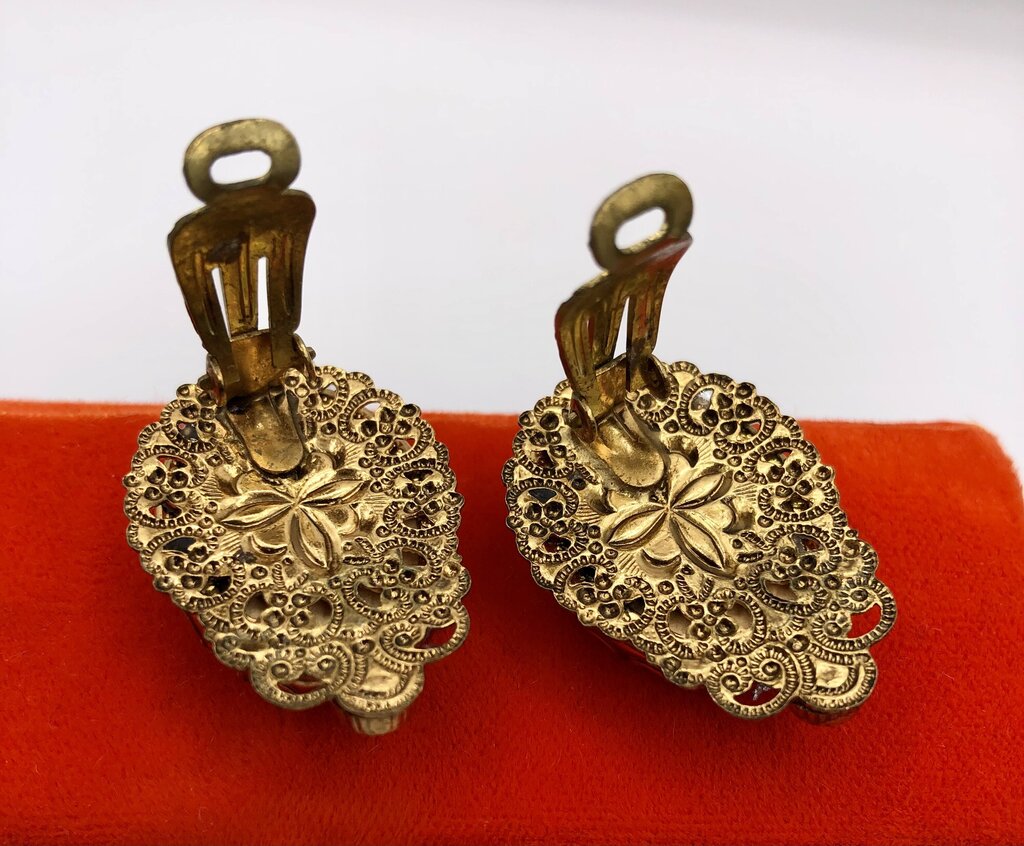 Vintage West Germanay Floral & Filigree Clip Earrings /b