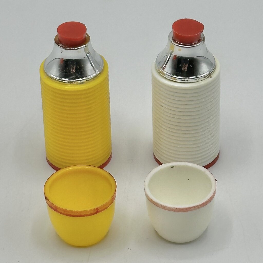 Vintage Starke Design Red Plastic Lunchbox Salt & Pepper Set - Salt & Pepper Shaker Thermos - 1950s-60s /cb