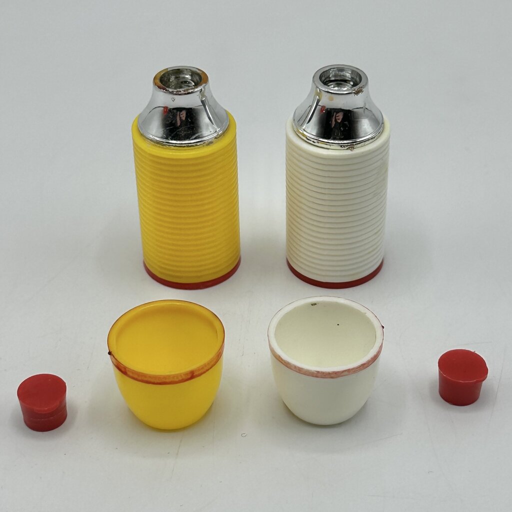 Vintage Starke Design Red Plastic Lunchbox Salt & Pepper Set - Salt & Pepper Shaker Thermos - 1950s-60s /cb