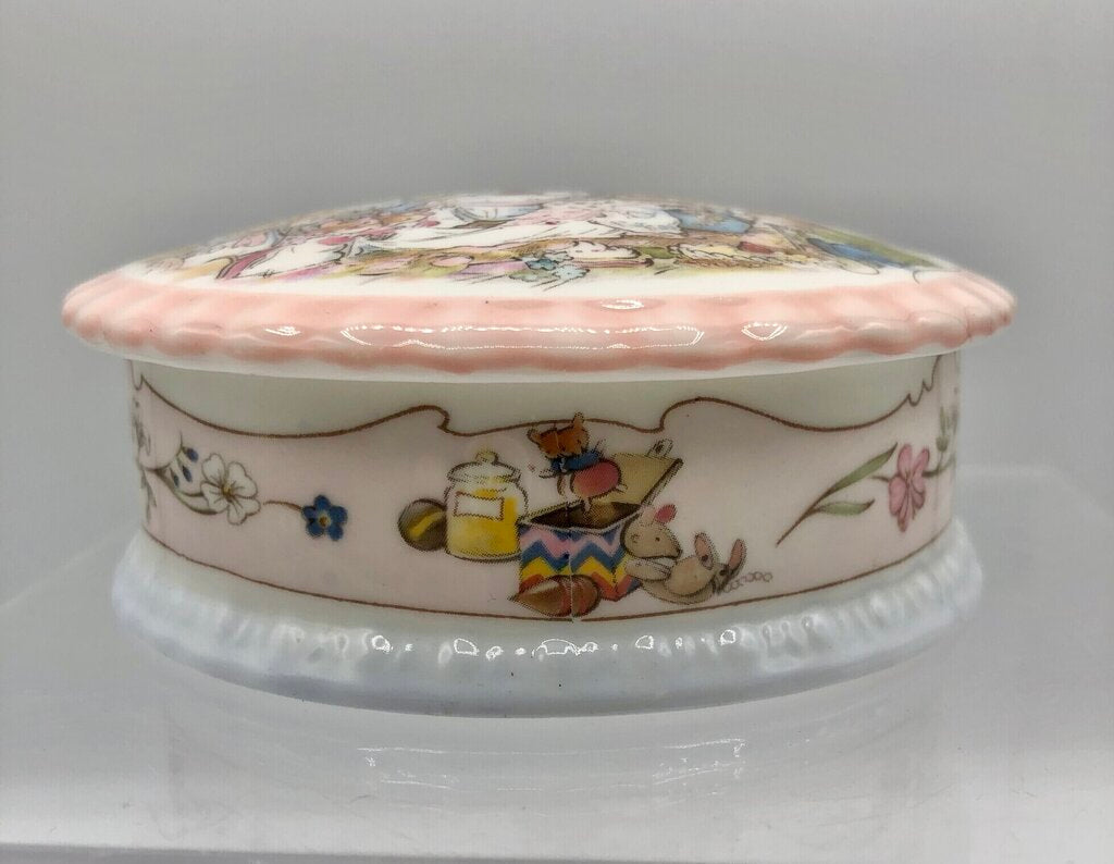 Royal Doulton Brambly Hedge “The Birthday” Trinket Box /b
