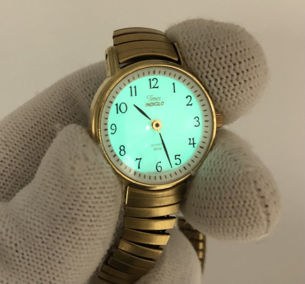 Ladies Timex INDIGLO Quartz Wristwatch /b