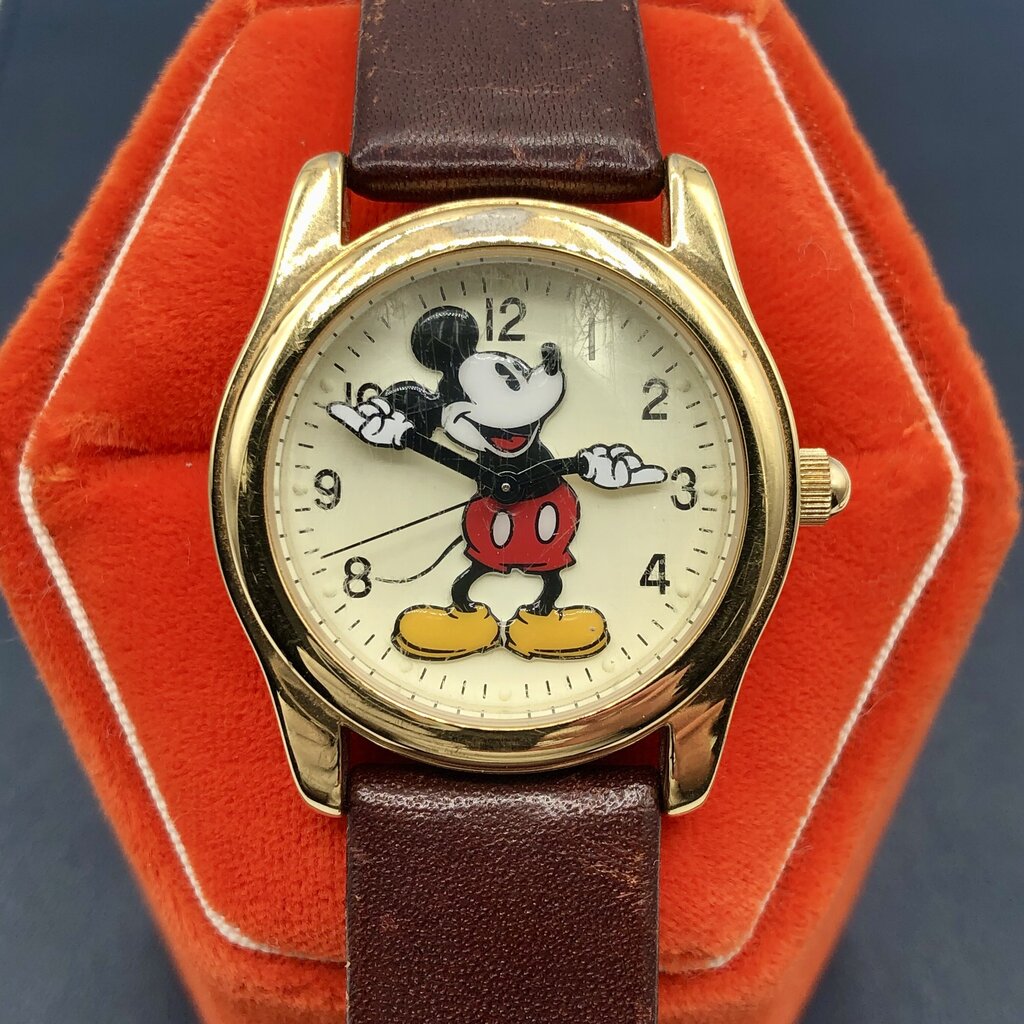 Disney Store Mickey Mouse Quartz Watch DS1208 /b