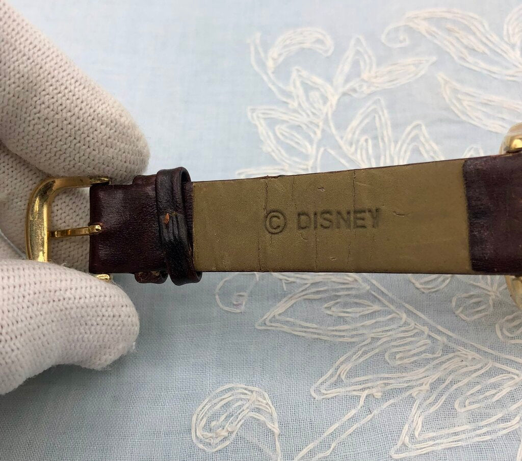 Disney Store Mickey Mouse Quartz Watch DS1208 /b