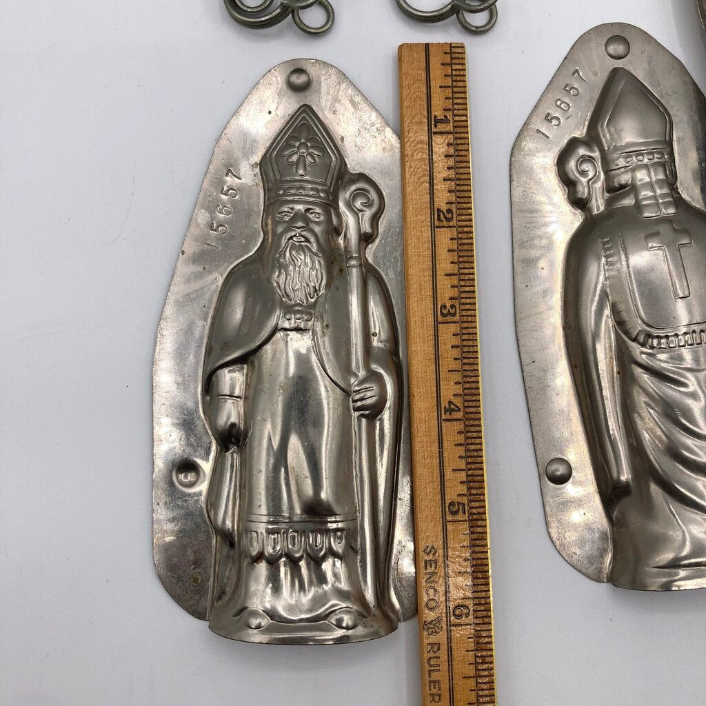 Father Christmas And Old World Santa Candy Molds /b