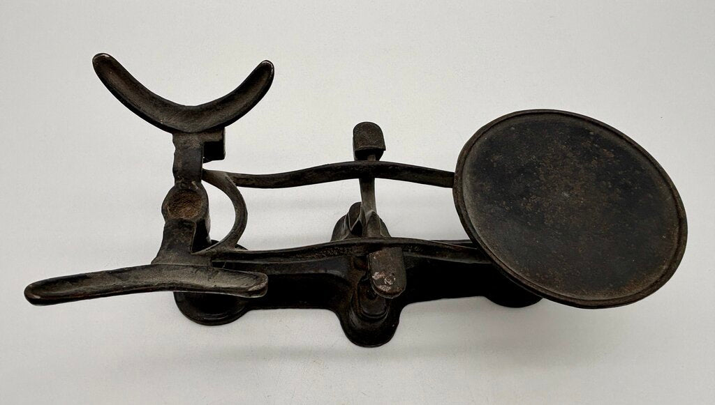 Antique Cast Iron Countertop Balance Scale & Weights /j