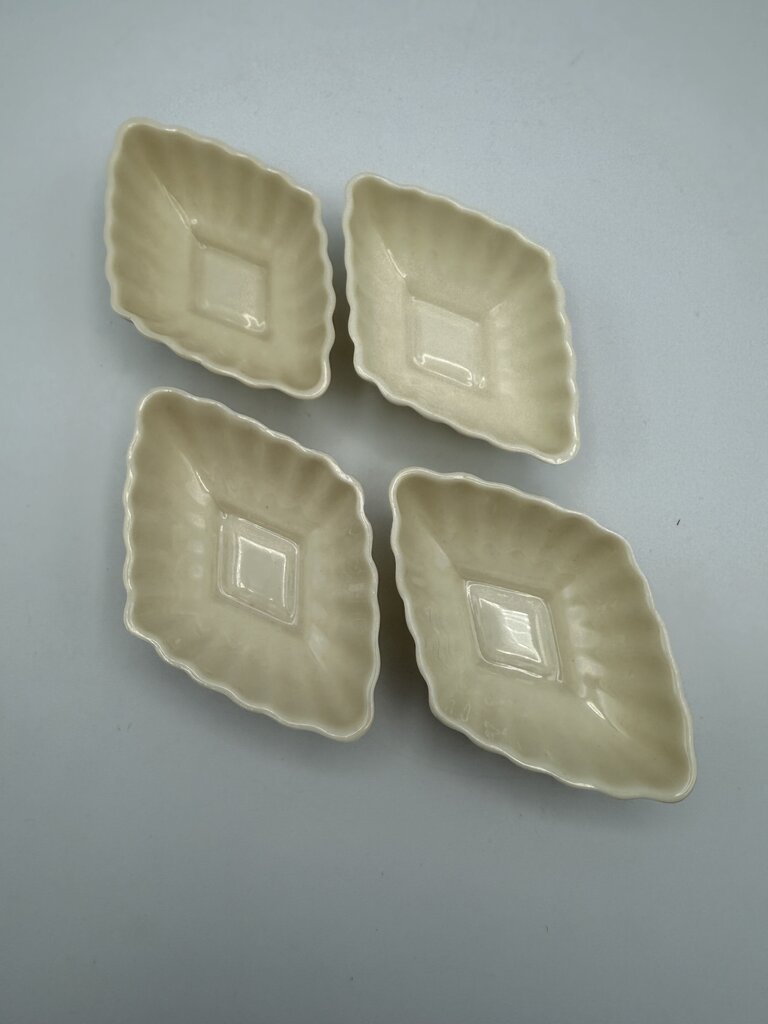 Belleek Ivory Salt Dip Cellar Green Mark set of 4 /ro