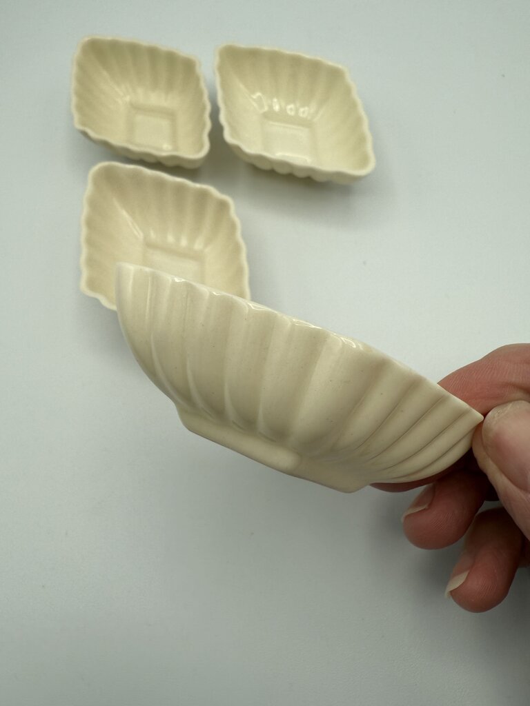 Belleek Ivory Salt Dip Cellar Green Mark set of 4 /ro