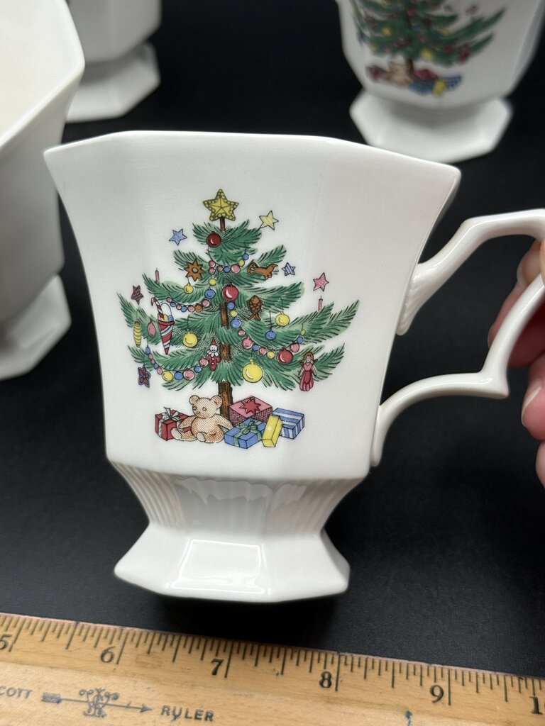 Set of 4 Nikko Christmastime Pedestal Coffee/Tea Mug Japan /roh