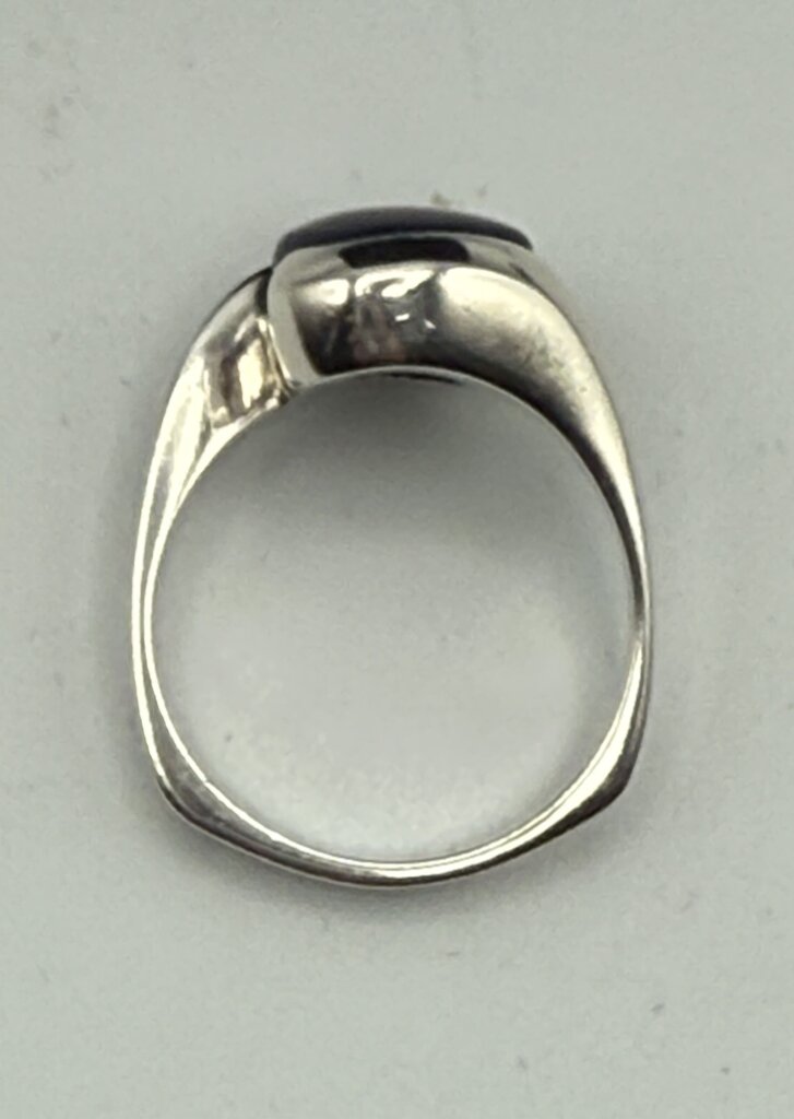 Sterling Silver Comfort Band Ring w/Navy Blue Stone Size 9 /ro