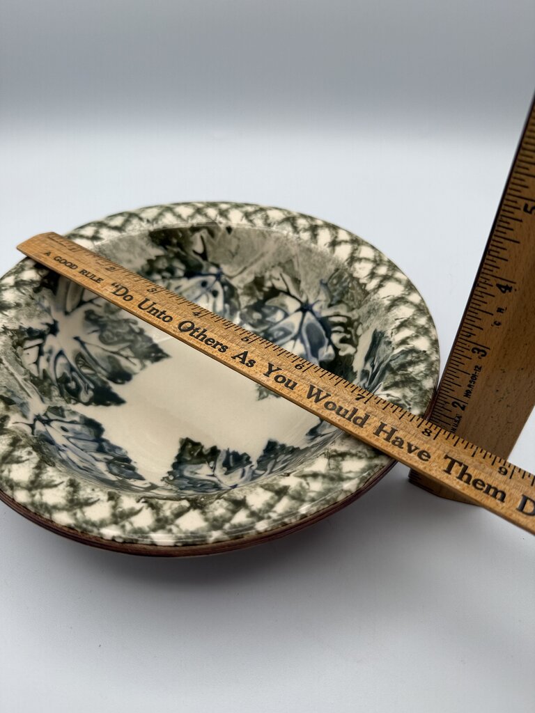 Ellen Evan’s Terrafirma Pottery Grape Grape Leaves 7.75” diam Bowl /roh