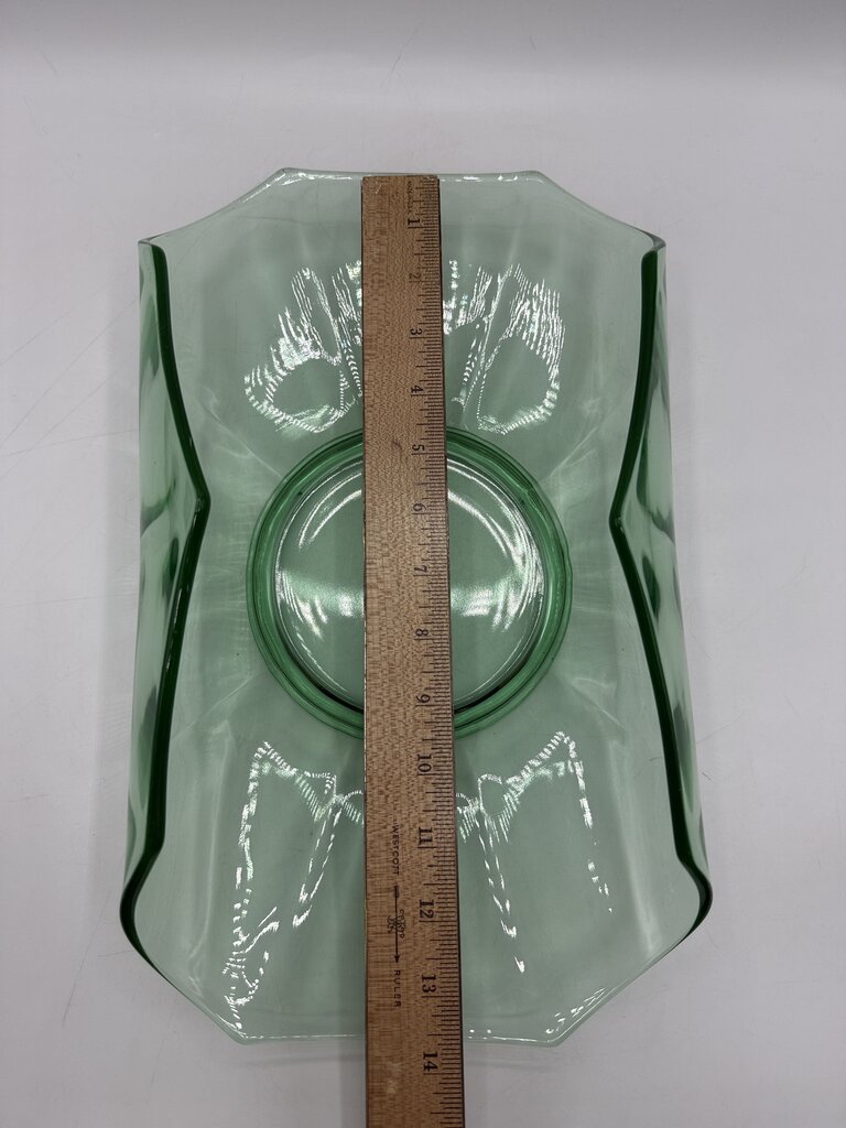 Green Vaseline Uranium Glass Centerpiece Curved in Rim /ro