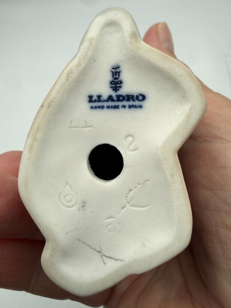 VTG Lladro #1011 “Girl with PIg” Figurine Retired Matte Finish /ro