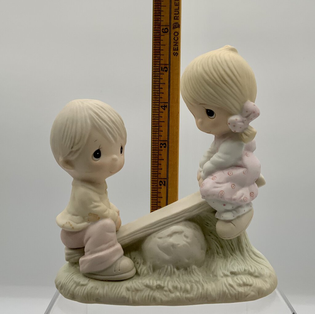 Jonathon & David Precious Moments “Love Lifted Me” figurine /AH