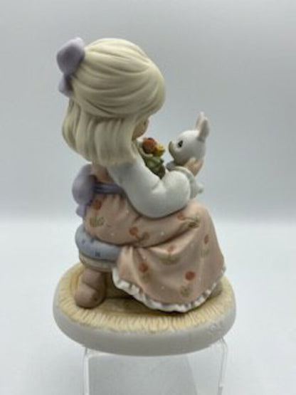 Precious Moments Figurine - Living Each Day with Love /ro