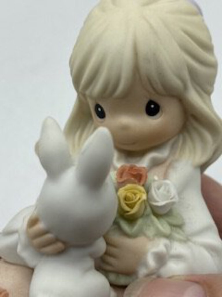 Precious Moments Figurine - Living Each Day with Love /ro