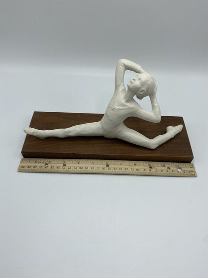 Ballerina Sculpture by Austin Products 1972 Figurine /rw