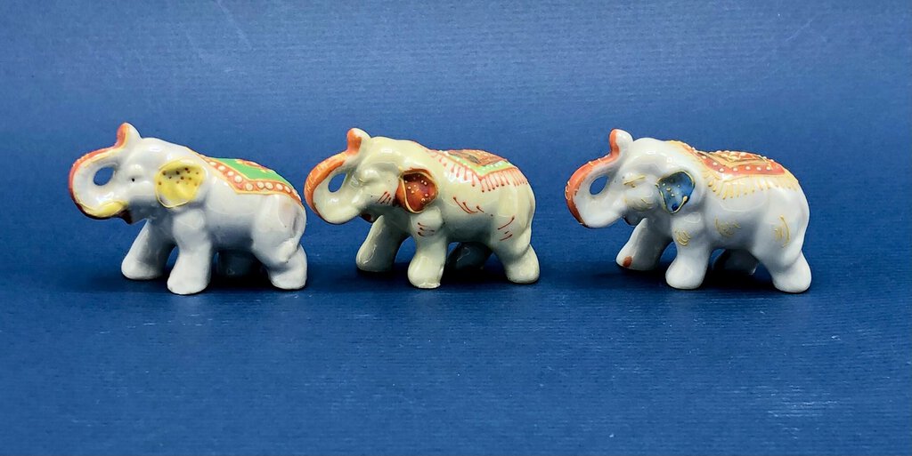 Vtg Set of 3 Mini Porcelain Elephants Trunk Figurines/ Japan /b