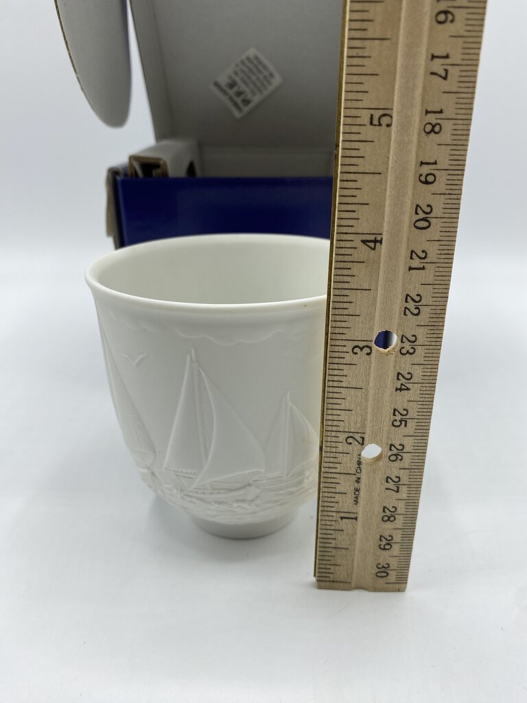 Lladro Collectors Society #17657 White Porcelain 3.5” Cup “Sailing the Seas” /rw