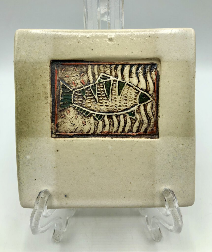 Otis Pottery Tile Small Fish 4”x4” /b