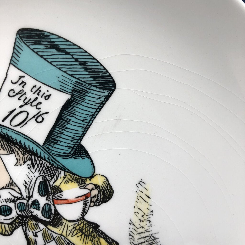 Collectible Mad Hatter by Lewis Carrol Decorative plate /b