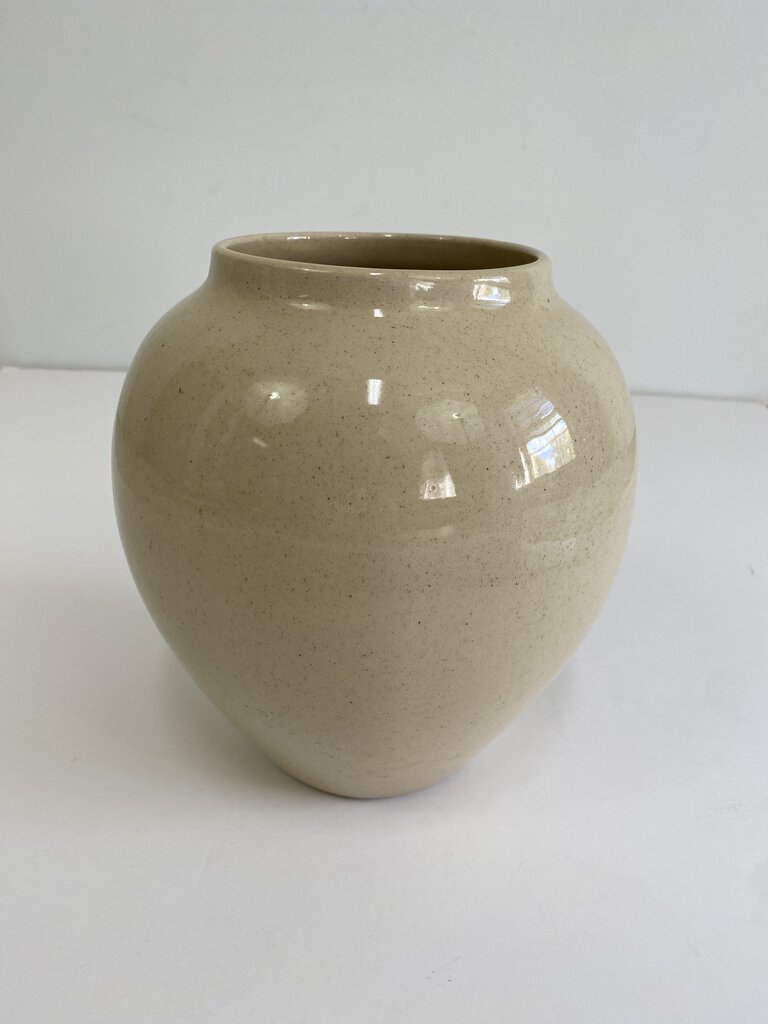 Nemadji Pottery Vase 8” Beige w/Etched Maple Leaves /rw