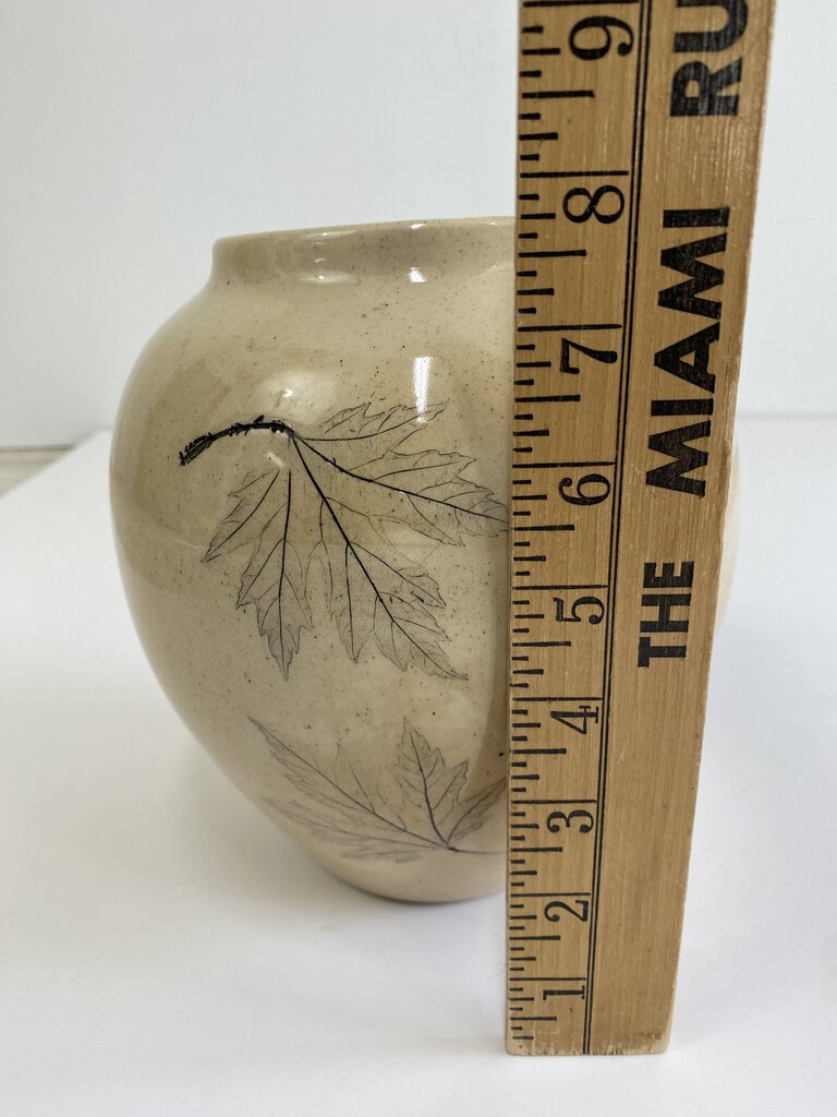 Nemadji Pottery Vase 8” Beige w/Etched Maple Leaves /rw