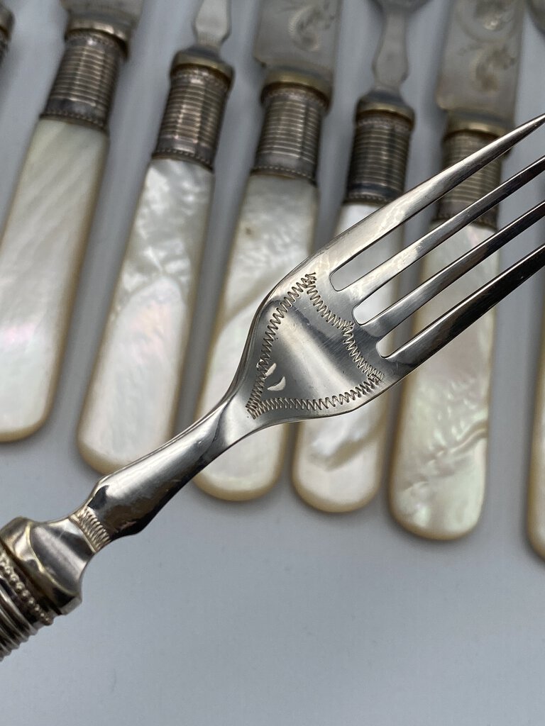 12 PCs Antique Box Set Silver Plate Mother of Pearl Handles Knives & Forks Embossed Blade /rw