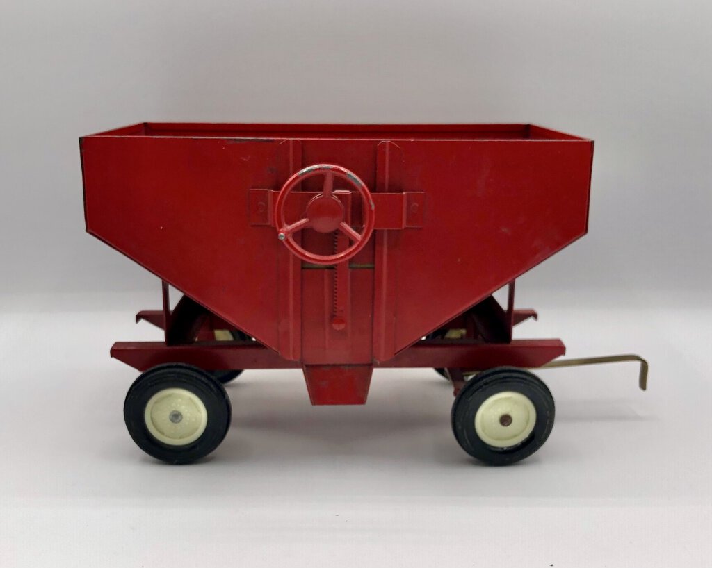 Vintage Ertl 1:16 Scale Gravity Feed Wagon /b