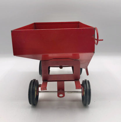 Vintage Ertl 1:16 Scale Gravity Feed Wagon /b