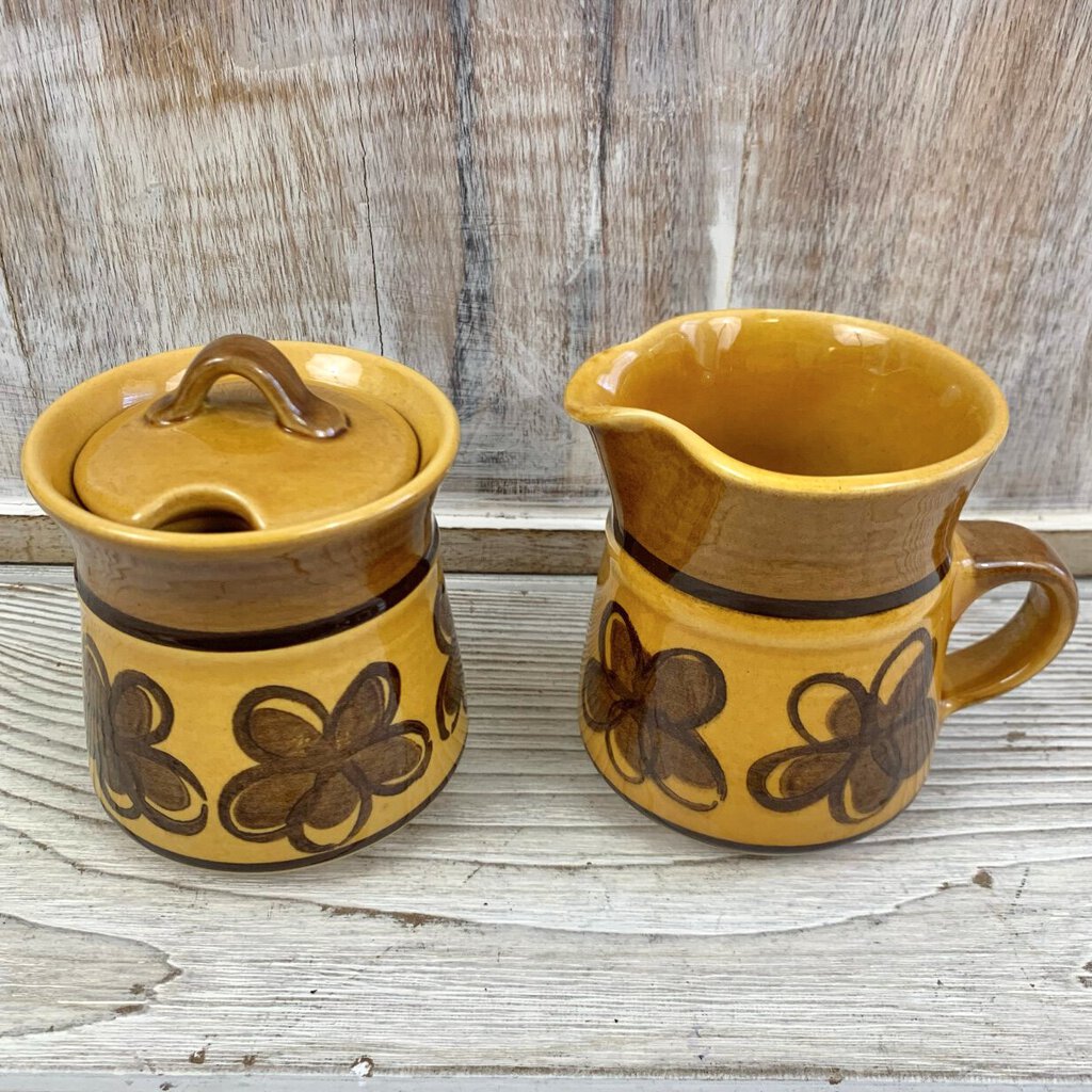 Vintage Metlox Poppytrail “Carmel” Sugar and Creamer Set /cb