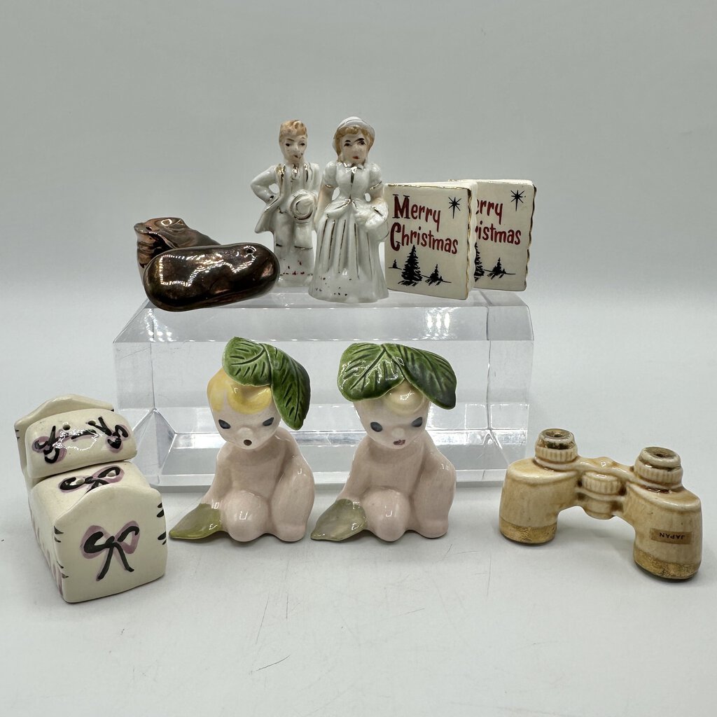 Lot of 6 Vintage Miniature Novelty Salt And Pepper Shaker Sets /cb