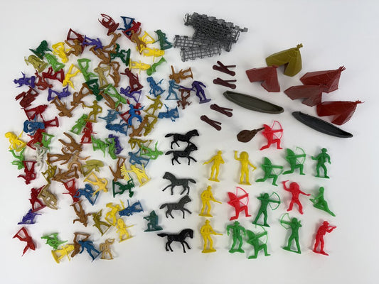 VTG Lot of 136 pcs. Plastic Multi-colored Cowboys, Indians Figures + accessories 1960ies /rb