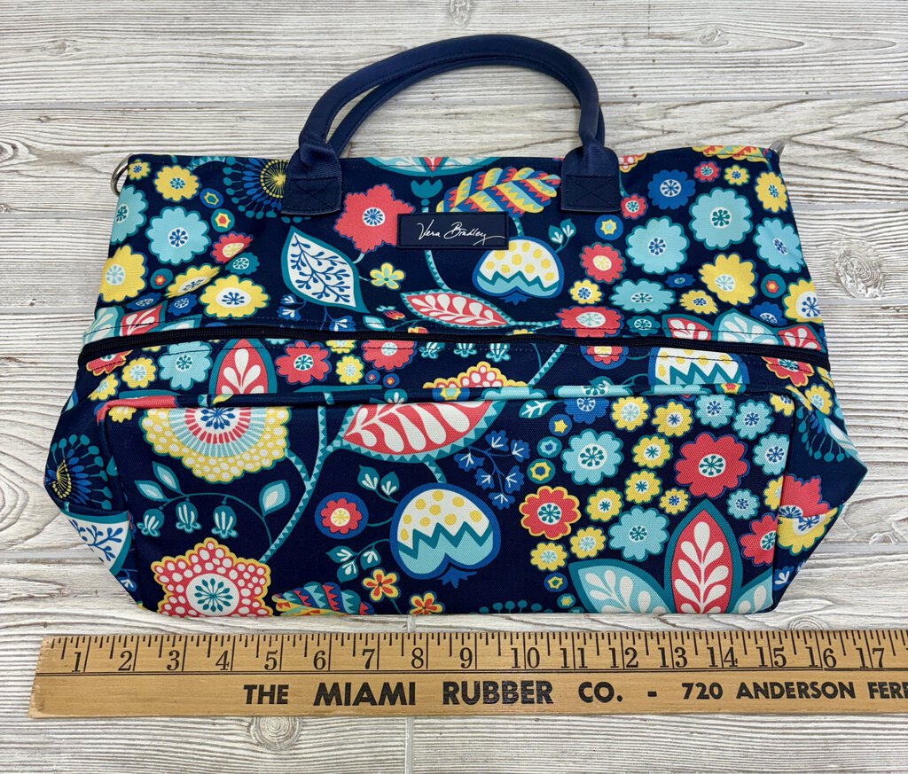 Vera Bradley Meadows Garden Expandable Shopper Tote /j