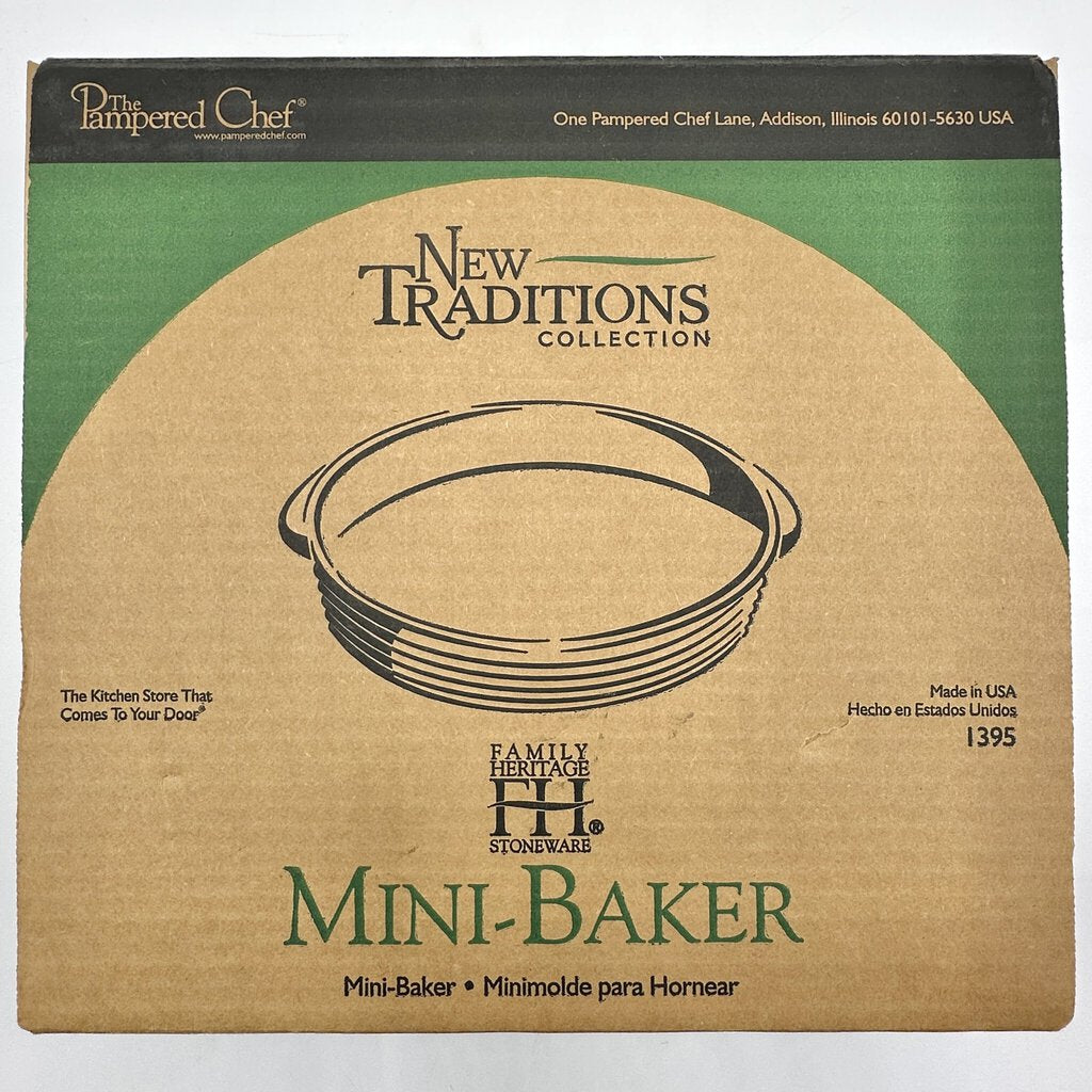 The Pampered Chef New Traditions French Vanilla 8” Stoneware Mini Baker 1395 w/Box /cb