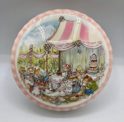 Royal Doulton Brambly Hedge “The Birthday” Trinket Box /b