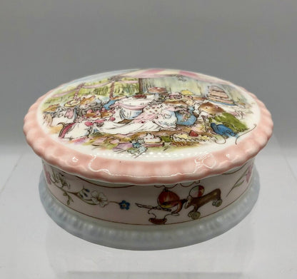 Royal Doulton Brambly Hedge “The Birthday” Trinket Box /b
