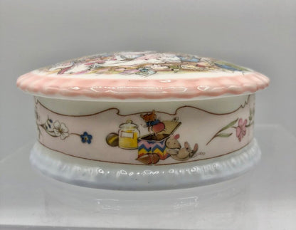Royal Doulton Brambly Hedge “The Birthday” Trinket Box /b