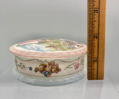 Royal Doulton Brambly Hedge “The Birthday” Trinket Box /b