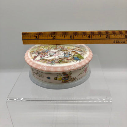 Royal Doulton Brambly Hedge “The Birthday” Trinket Box /b