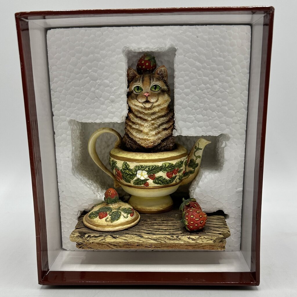 Curious Cats By Lang And Wise “Strawberry Tea” First Edition 2000 w/Box /cb