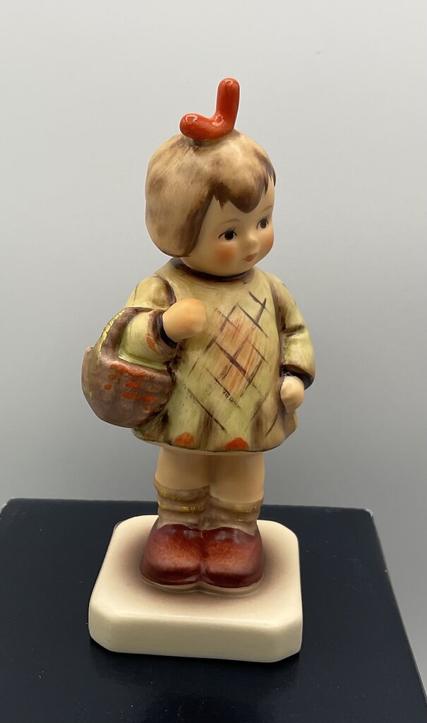 Lot of 4 Exclusive Edition Hummel Figurines with Boxes /s