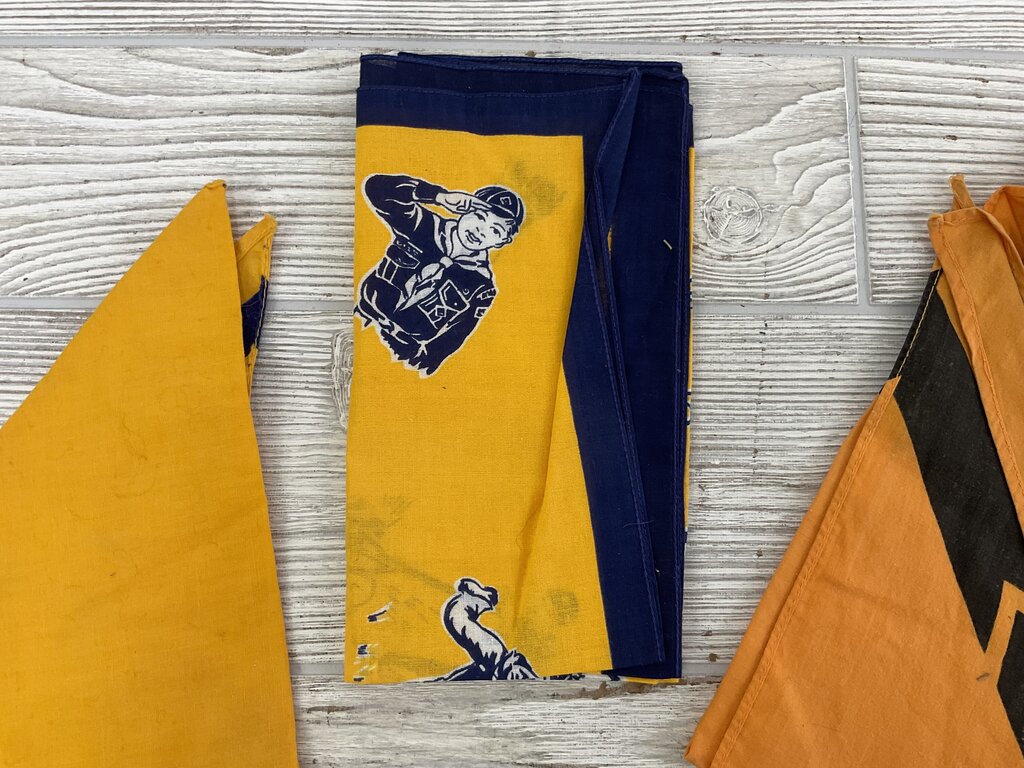 Vintage Boy Scout of America Cub Scout Official Uniform Long Sleeve Shirt & 5 Bandanas - Camp Pendalouan, Michigan /s