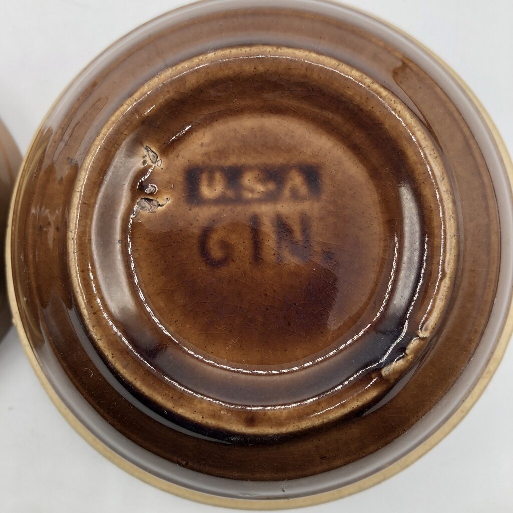 Pair 1920s Yellow Ware Nesting Bowls #5 & #6 USA /b