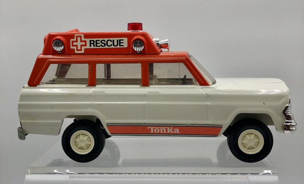 1970’s Tonka Jeep Wagoneer Rescue Ambulance /b
