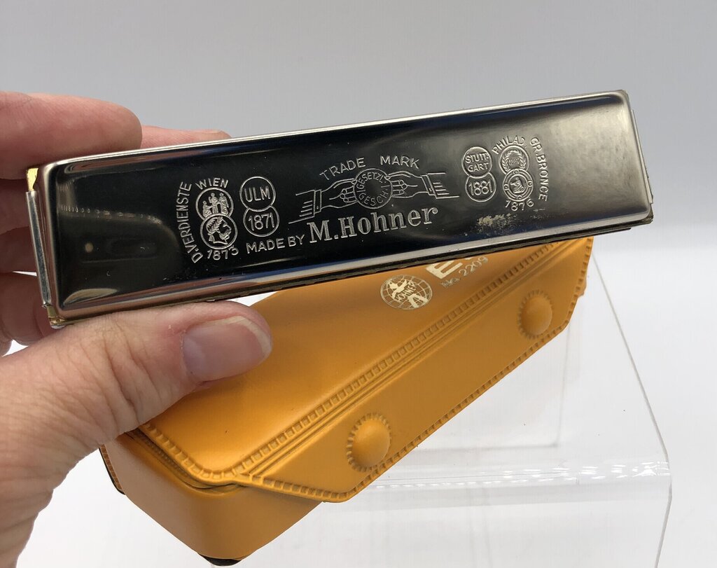 M. Horner Echo 2209 C Harmonica w. Case /b