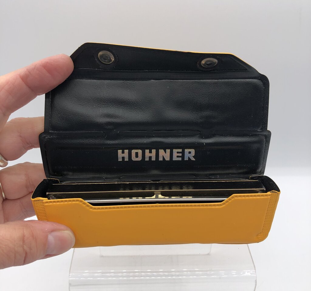 M. Horner Echo 2209 C Harmonica w. Case /b