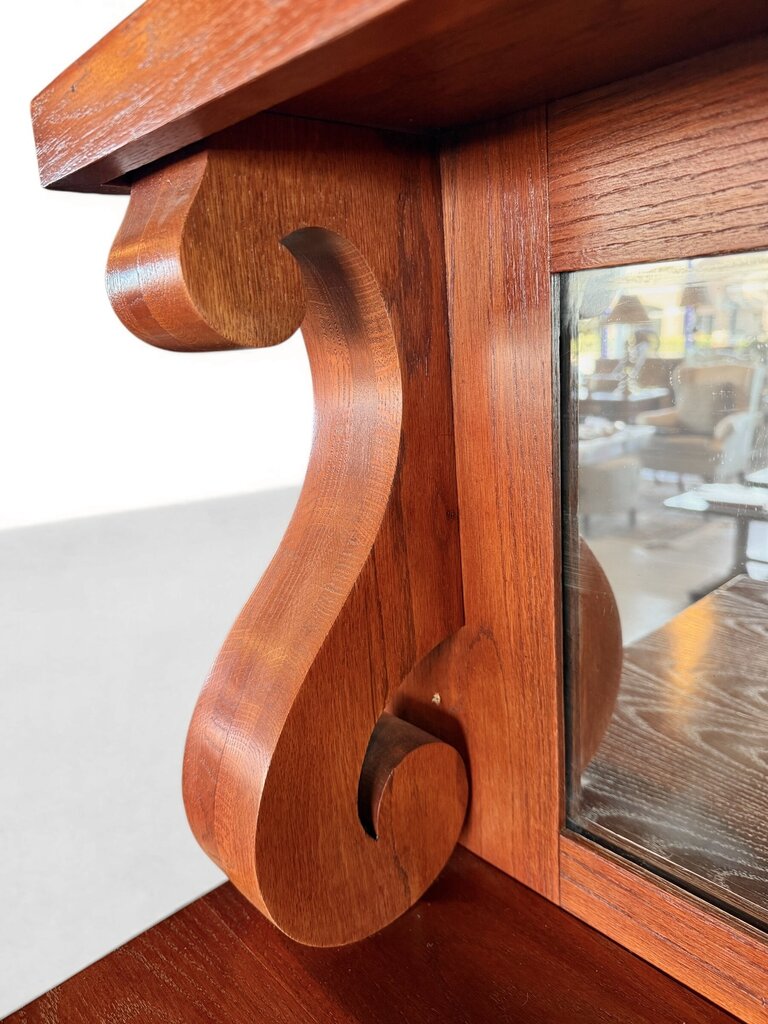 Cherry Red Oak Buffet With Mirror