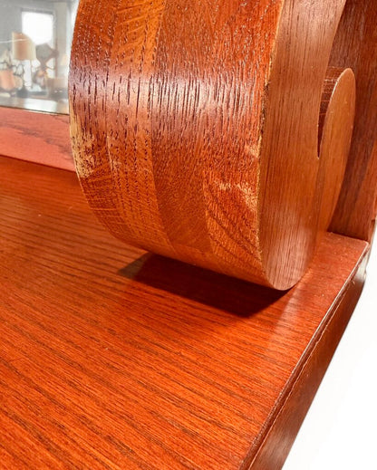 Cherry Red Oak Buffet With Mirror
